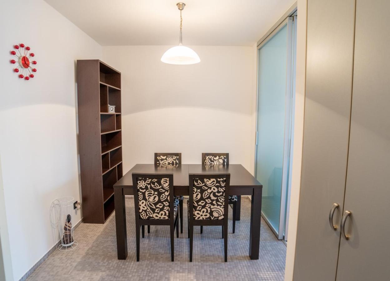 Luka Apartment *